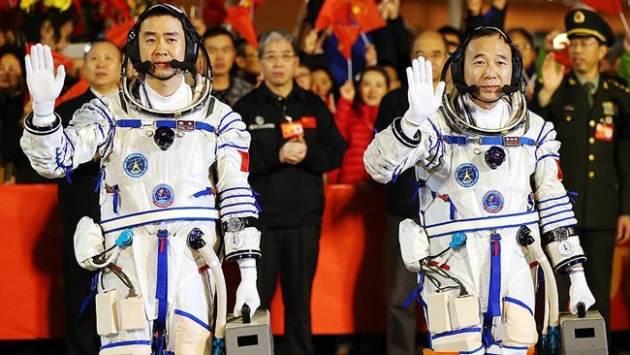 Çinli astronotlar uzay laboratuvarında